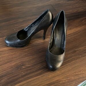 BCBG black platform heels size 7.5